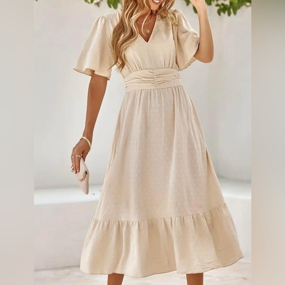 Dresses & Skirts - Swiss Dot Maxi Dress